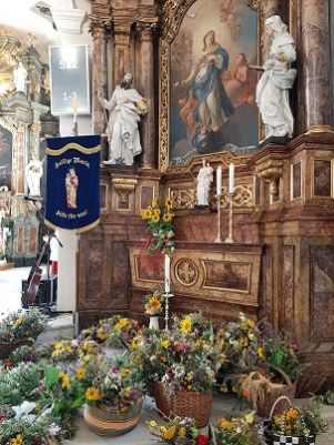 Festgottesdienst mit Kräuterweihe