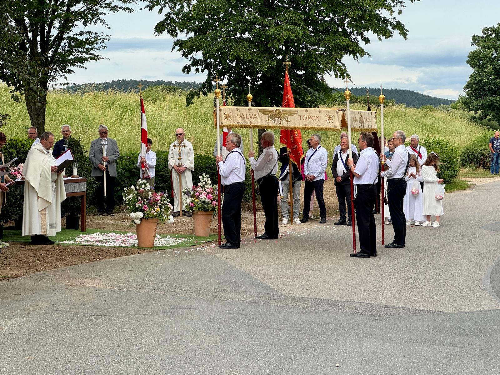 HI35.2_2026_Fronl_Altar_Seitlich